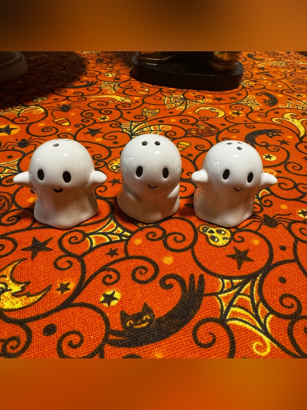 Cracker Barrel White Ceramic Ghost Trio Salt and Pepper Shakers